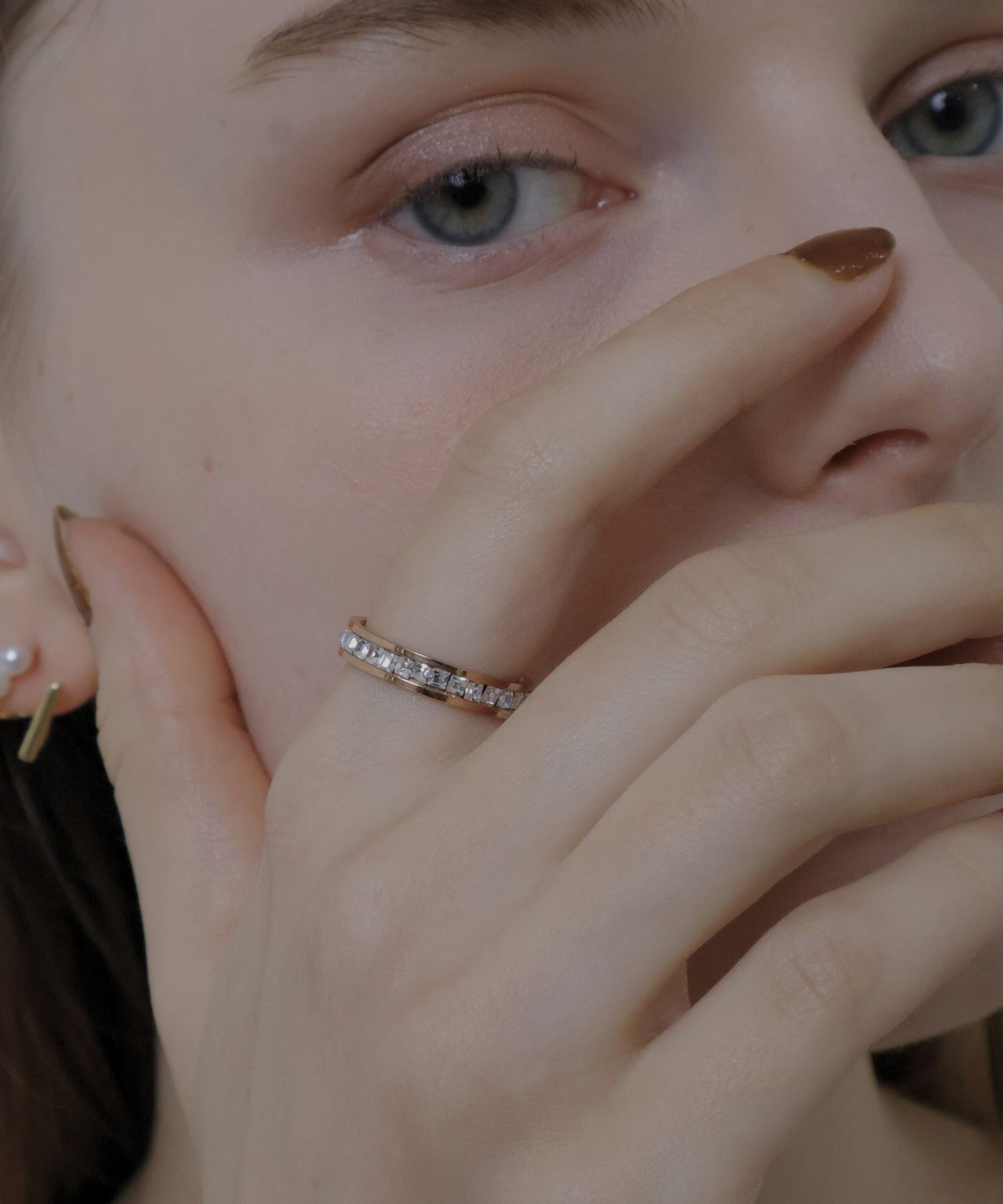 one line stone ring