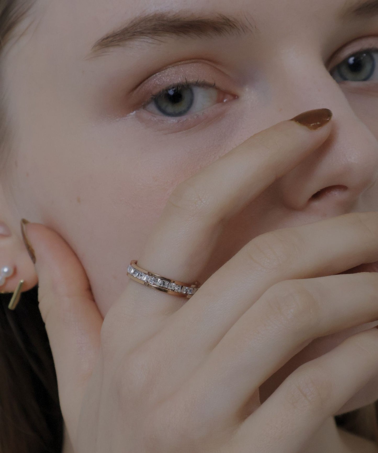 one line stone ring