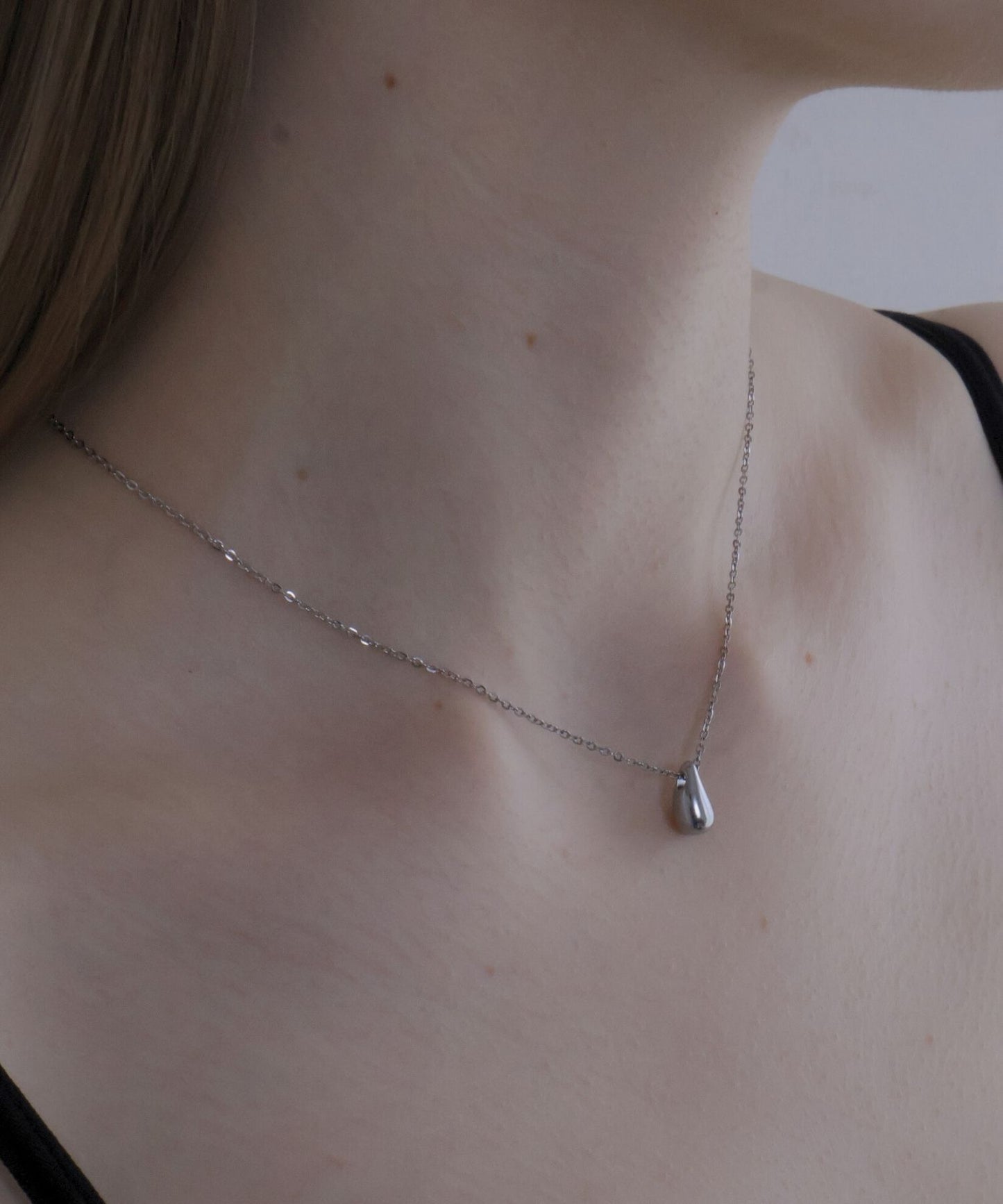 drop necklace