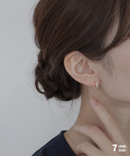 stone line hoop pierce