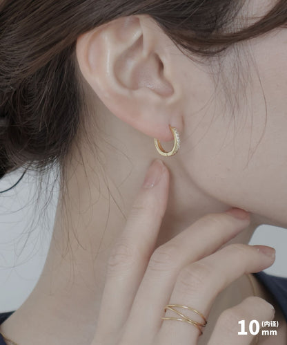 stone line hoop pierce