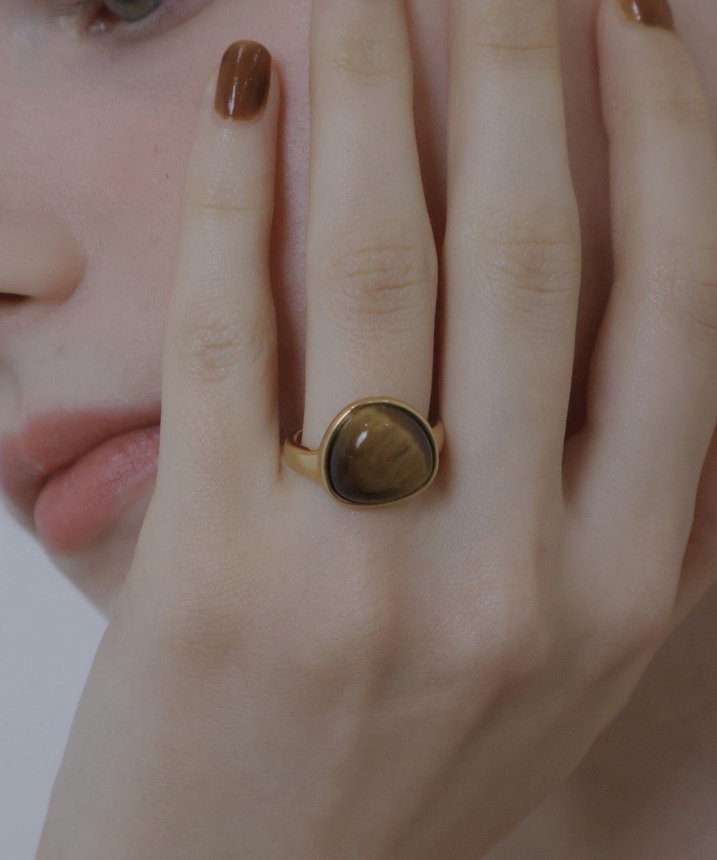 stone oval ring