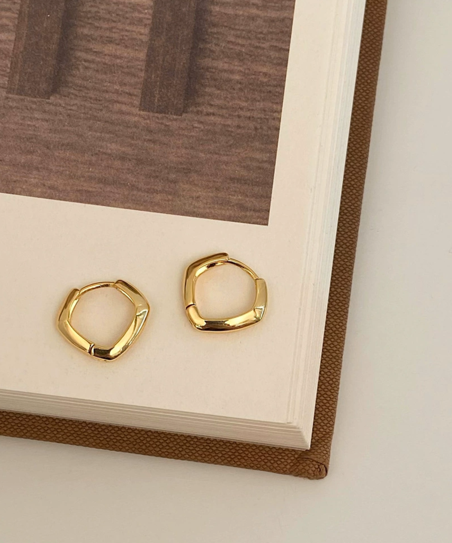 スクエア フープピアス