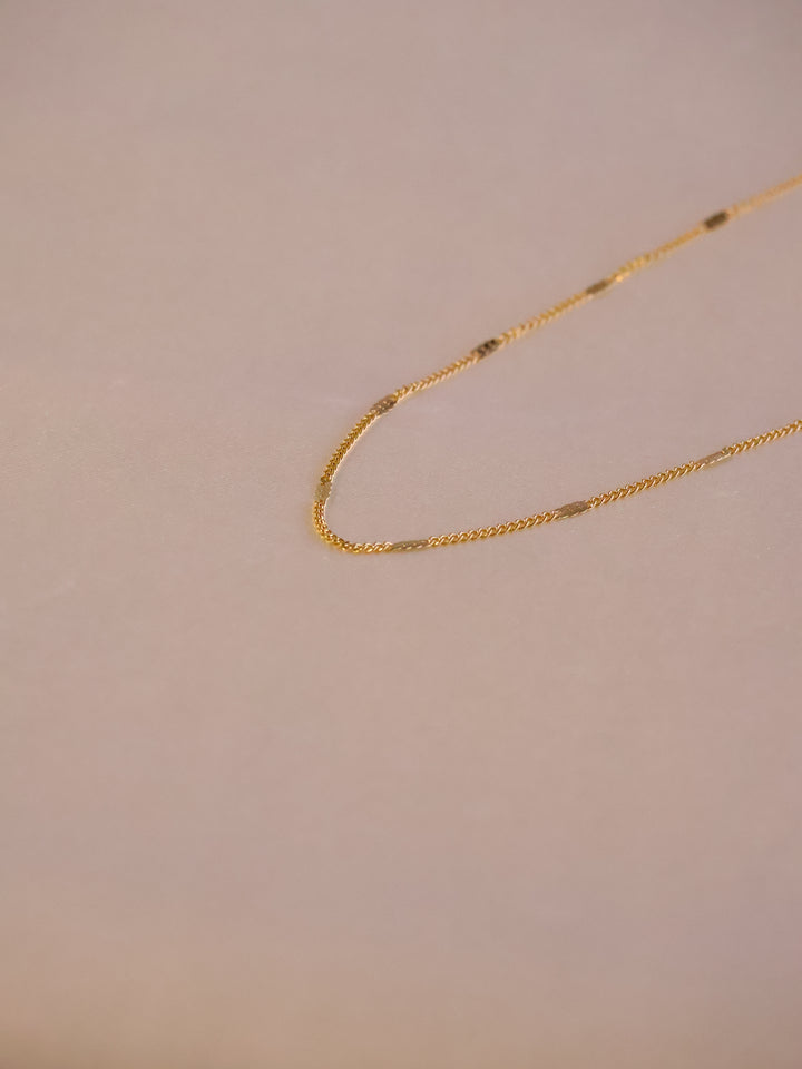 rim necklace