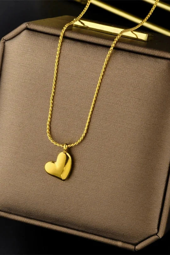 heart crocher necklace